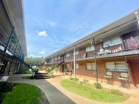 Building Photo - Pearl Manor