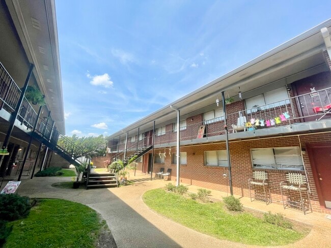 Building Photo - Pearl Manor
