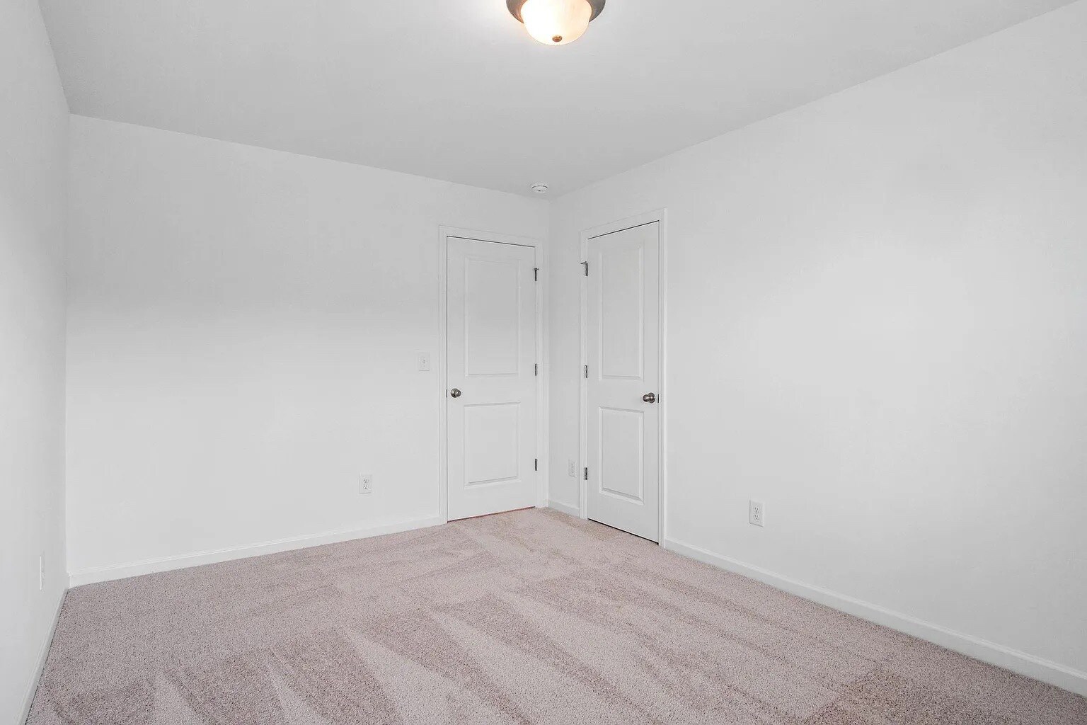 Building Photo - Room in House on Starmoss Ln