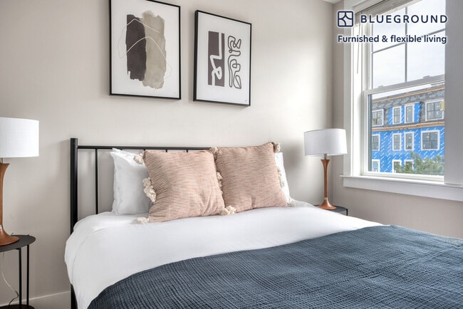 Building Photo - 125 Warren St