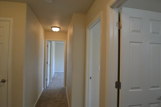 Building Photo - 3 Bed 2.5 Bath w/AC - MileStoneRES