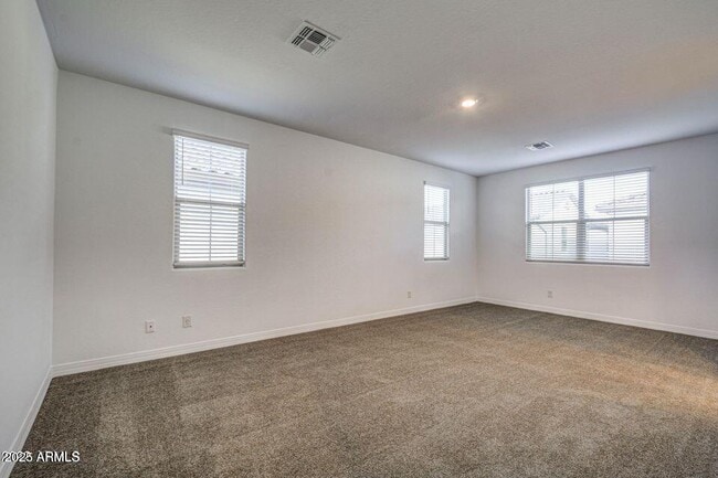 Building Photo - 9916 E Tillman Ave