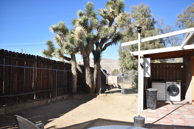 Building Photo - 56202 Taos Trl