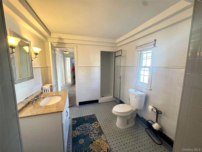 Building Photo - 84 Surrey Ln