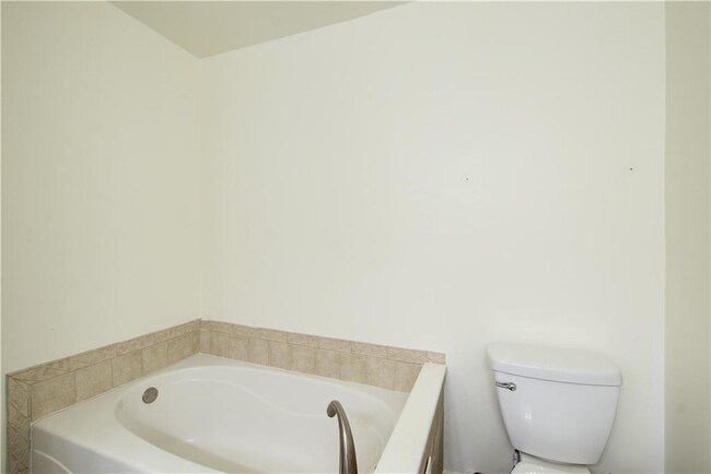 Building Photo - 304 Madison Ct