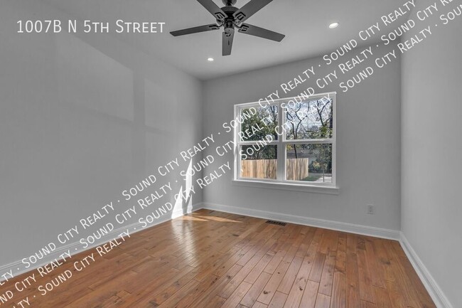 Building Photo - Brand NEW East Nashville 3 bedroom/3.5 bat...