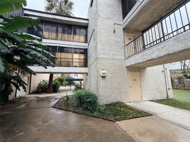 Building Photo - 8523 Hearth Dr