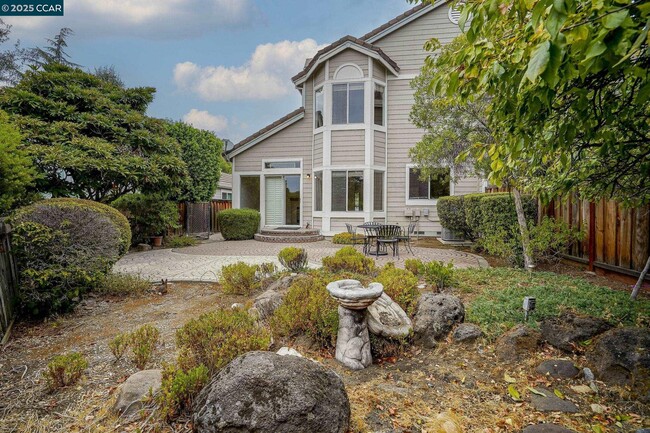 Building Photo - 903 Arrowhead Terrace