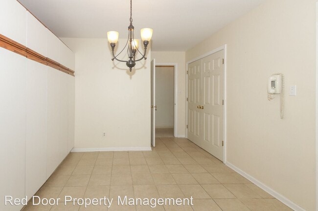 Building Photo - 7450 Lions Head Dr