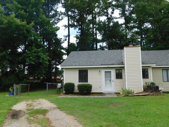 Building Photo - Charming Duplex in Havelock