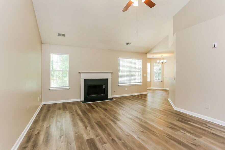 Building Photo - 5407 Sweetsprings Dr SW