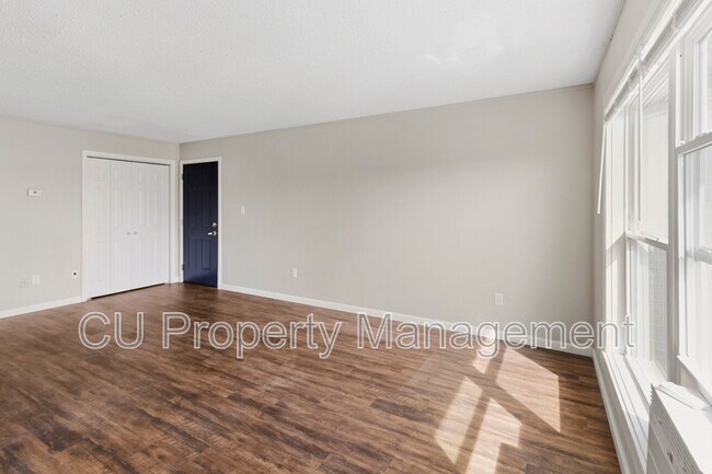 Building Photo - 1605 N Willow Rd