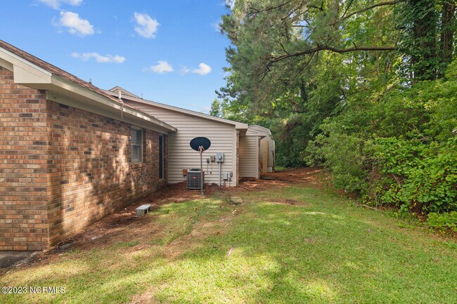 Building Photo - 111 Windsor Ct