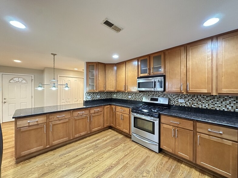 Building Photo - 1116 E 46th St