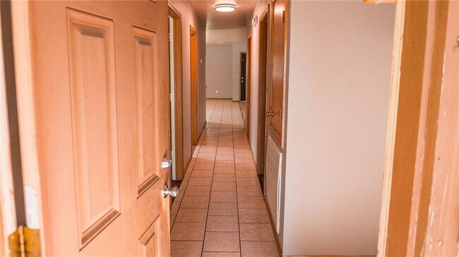 Building Photo - 2571 Mia Pl