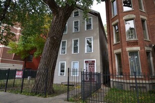 Building Photo - 1427 N Wicker Park Ave
