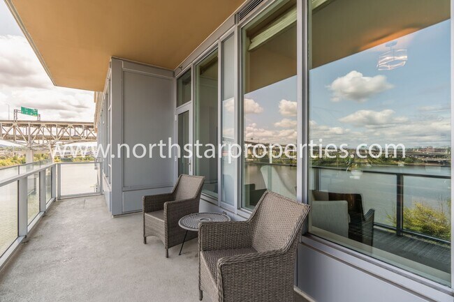 Building Photo - Unobstructed Views at The Strand