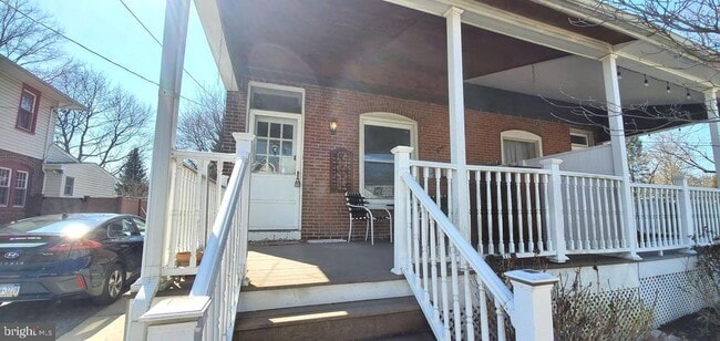 Building Photo - 16 Wildwood Ave