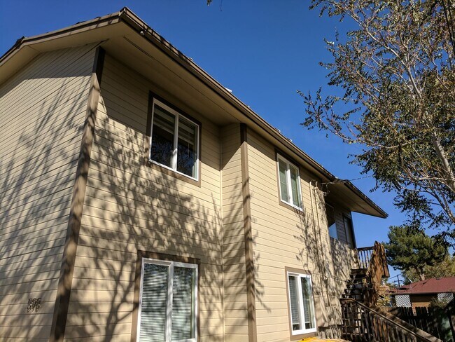 Primary Photo - Kearney Street Apts.