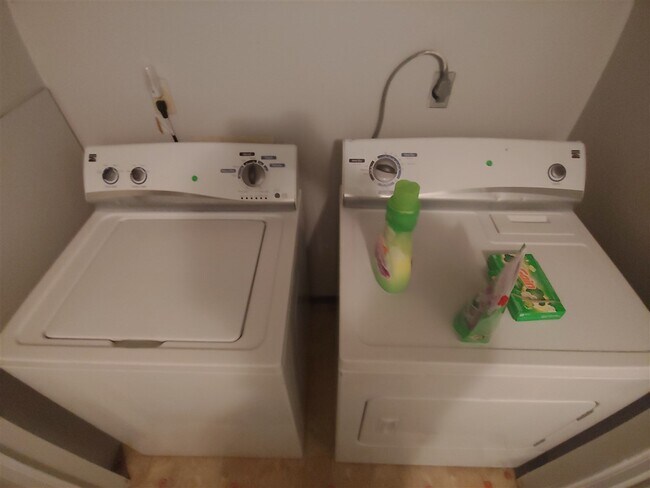 Building Photo - 2346 La Rue Ct