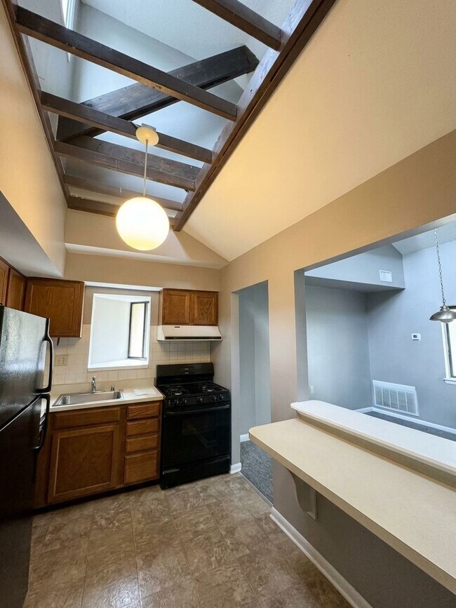 Building Photo - 15 Suntop Ct