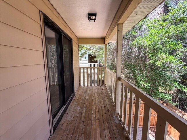 Building Photo - 2201 SW 39 Dr