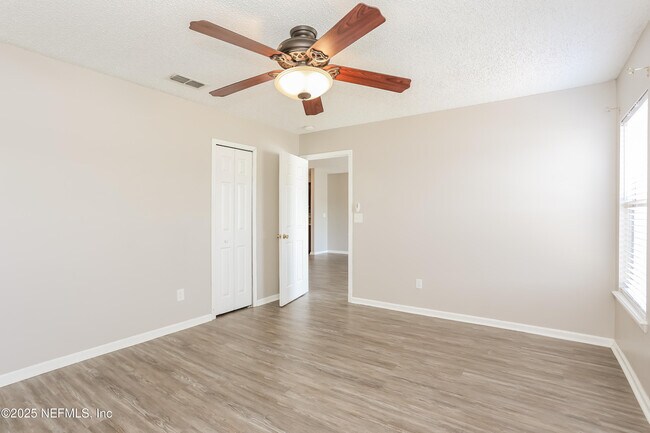 Building Photo - 7405 International Village Dr