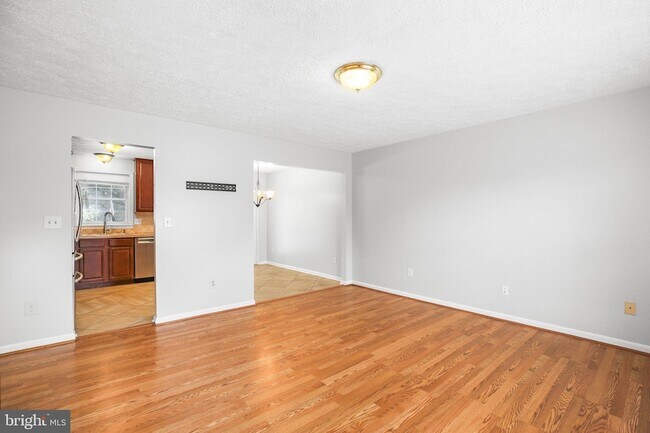 Building Photo - 7303 Sunset Ridge Ct