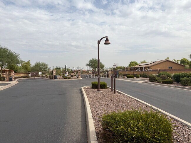 Building Photo - 5640 W Kowalsky Ln