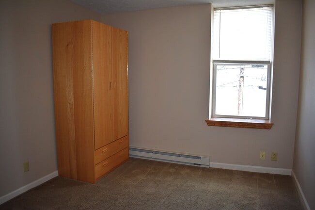 Building Photo - 1100 RES