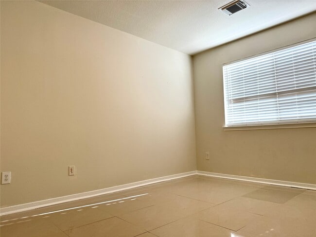 Building Photo - 11911 Timpnogos Dr