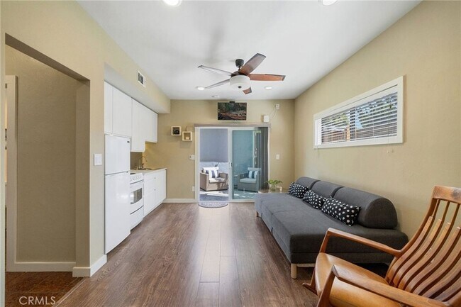 Building Photo - 215 Monterey Dr