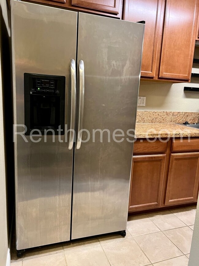 Building Photo - 9929 Azuaga St