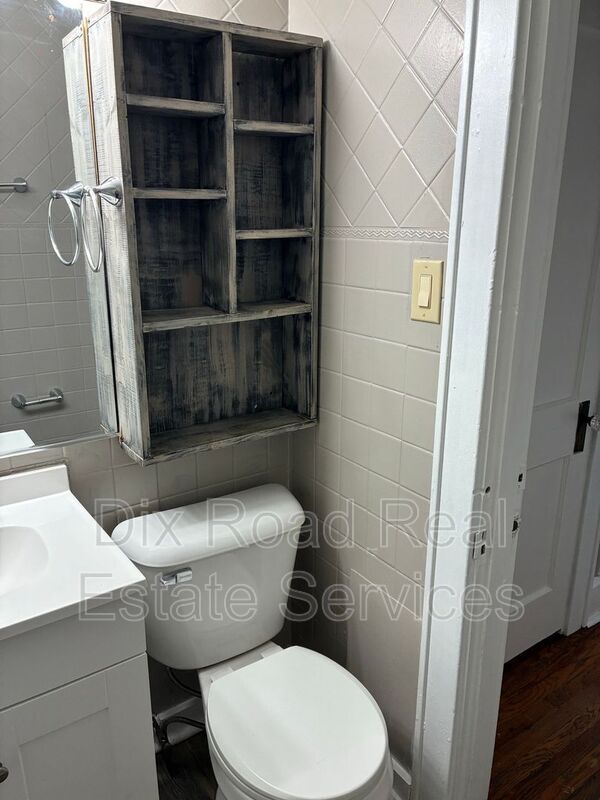 Building Photo - 2217 Winton St