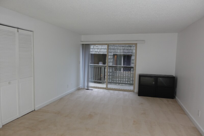 Building Photo - 1400 153rd Ave NE