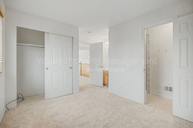 Building Photo - 11081 Independence Cir W