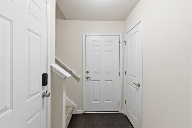 Building Photo - 4bd 3.5bath TWH close to LoSo, South End, Uptown, NoDa