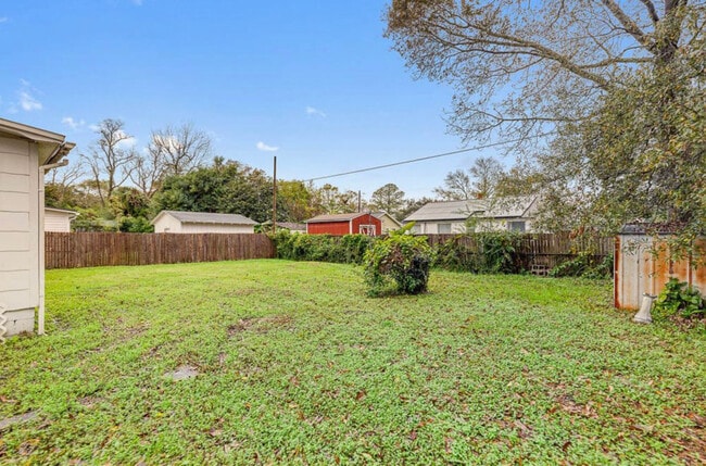 Building Photo - 5319 Attleboro St