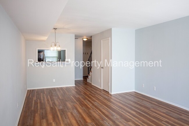 Building Photo - Georgetown Condos!!