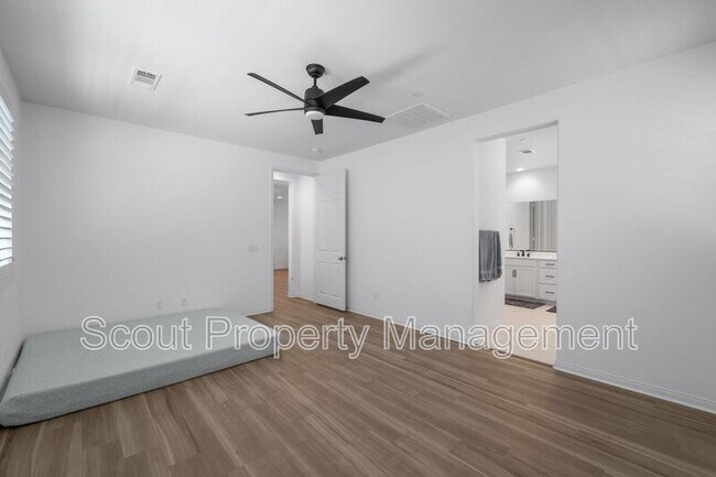 Building Photo - 39598 Lupine Dr