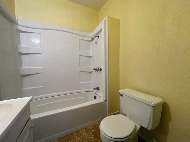 Building Photo - Charming 2BR/1BA Corner Lot Home with Shop & Fenced Yards