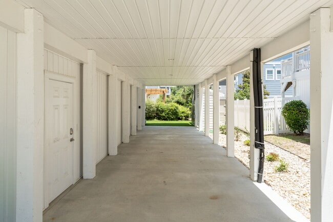 Building Photo - 604 N Carolina Ave