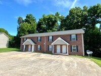 Building Photo - 513-B Peachers Ridge