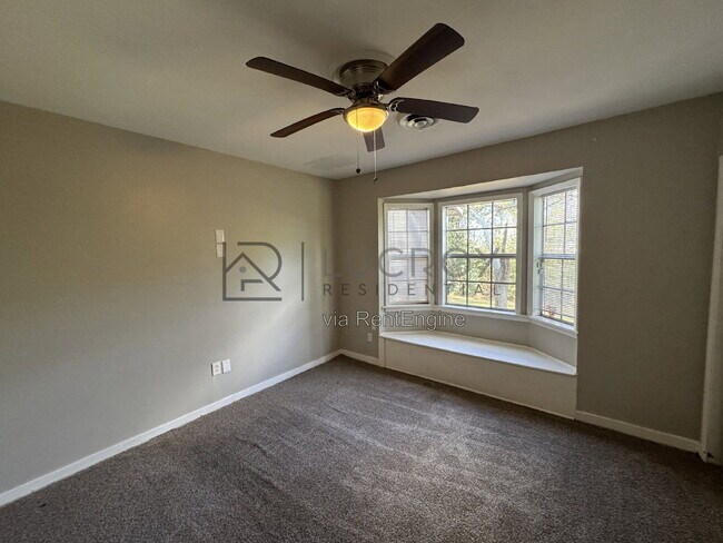 Building Photo - 336 Maywood Cir