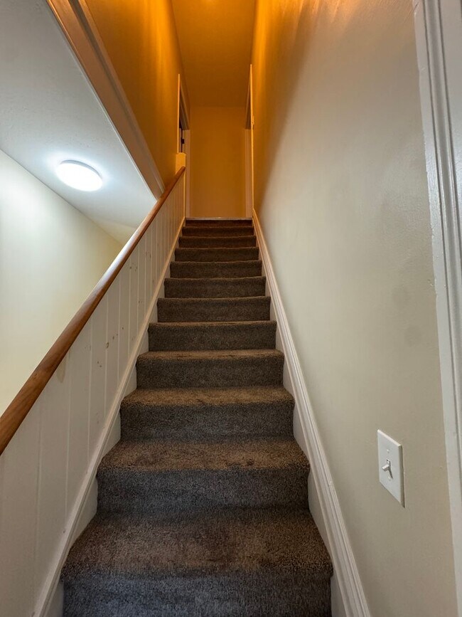 Building Photo - Beautifully Renovated 3BR Row Home in Deutschtown – Spacious, Modern & Incredible Location