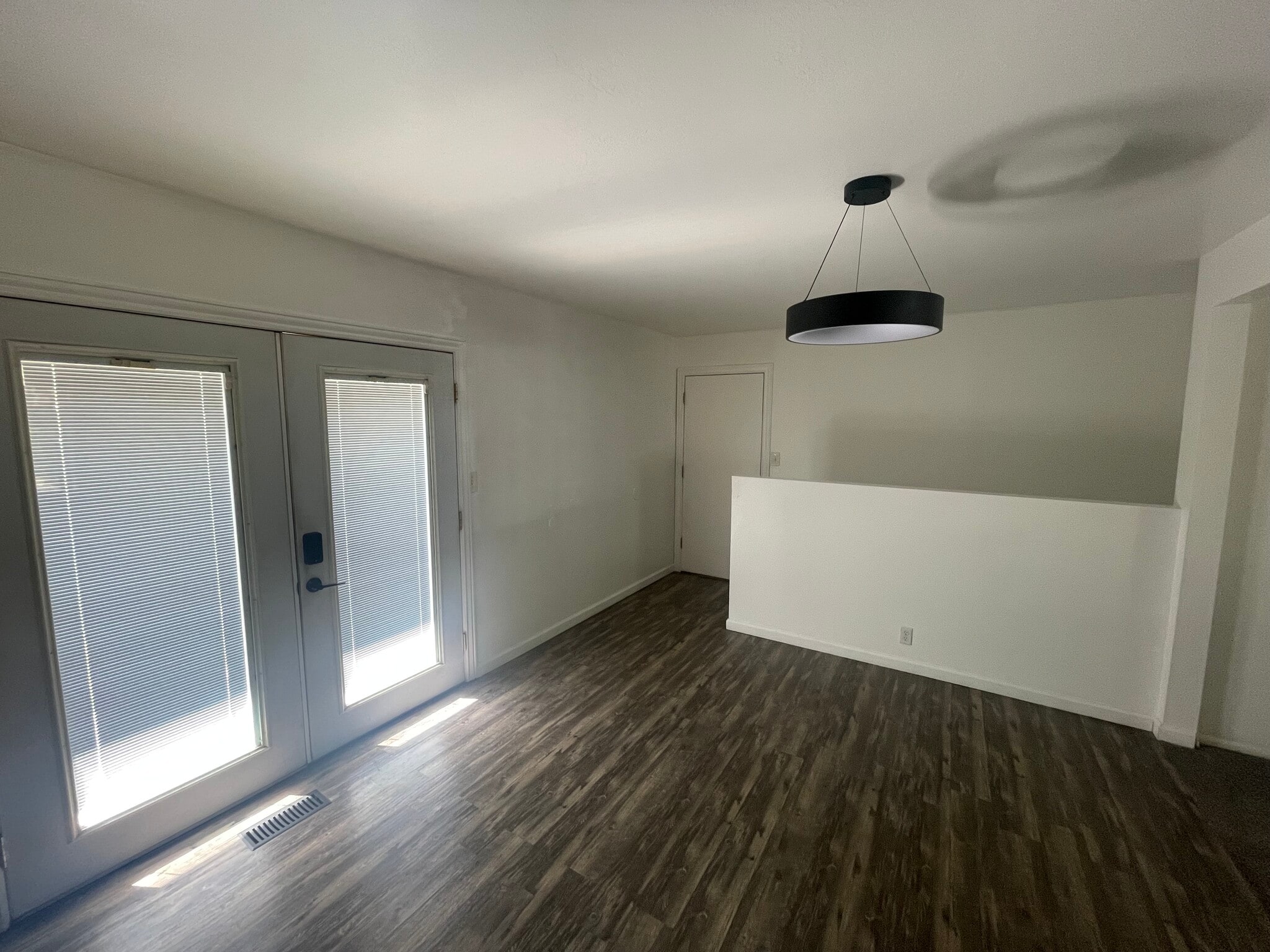 Building Photo - 3838 S Sunnyvale Dr