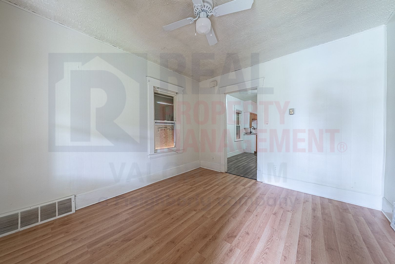 Building Photo - Inviting 3 Bed 1 Bath Single Family Home