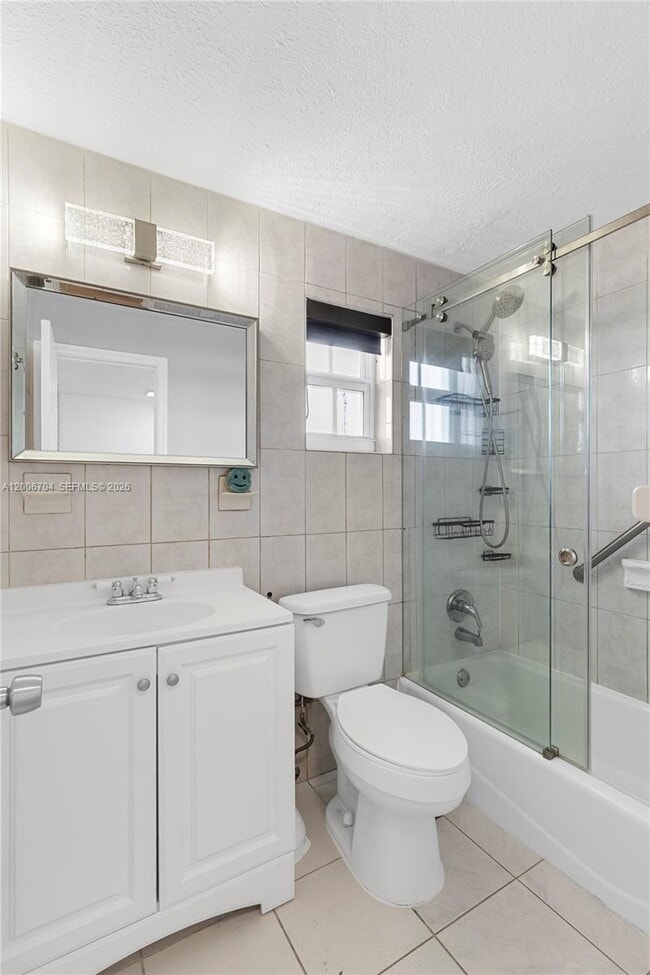 Building Photo - 1450 NE 171 St