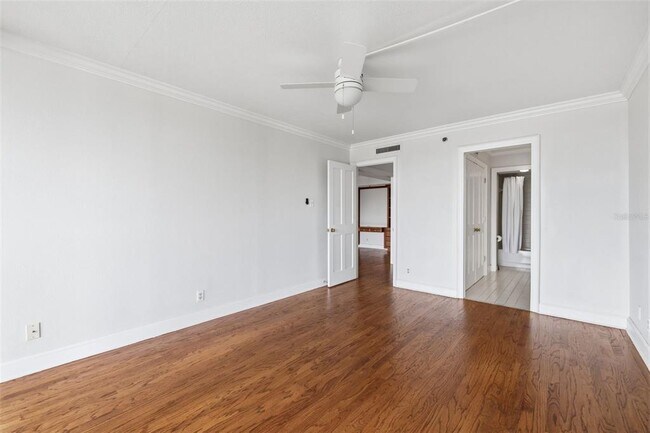 Building Photo - 3211 W Swann Ave