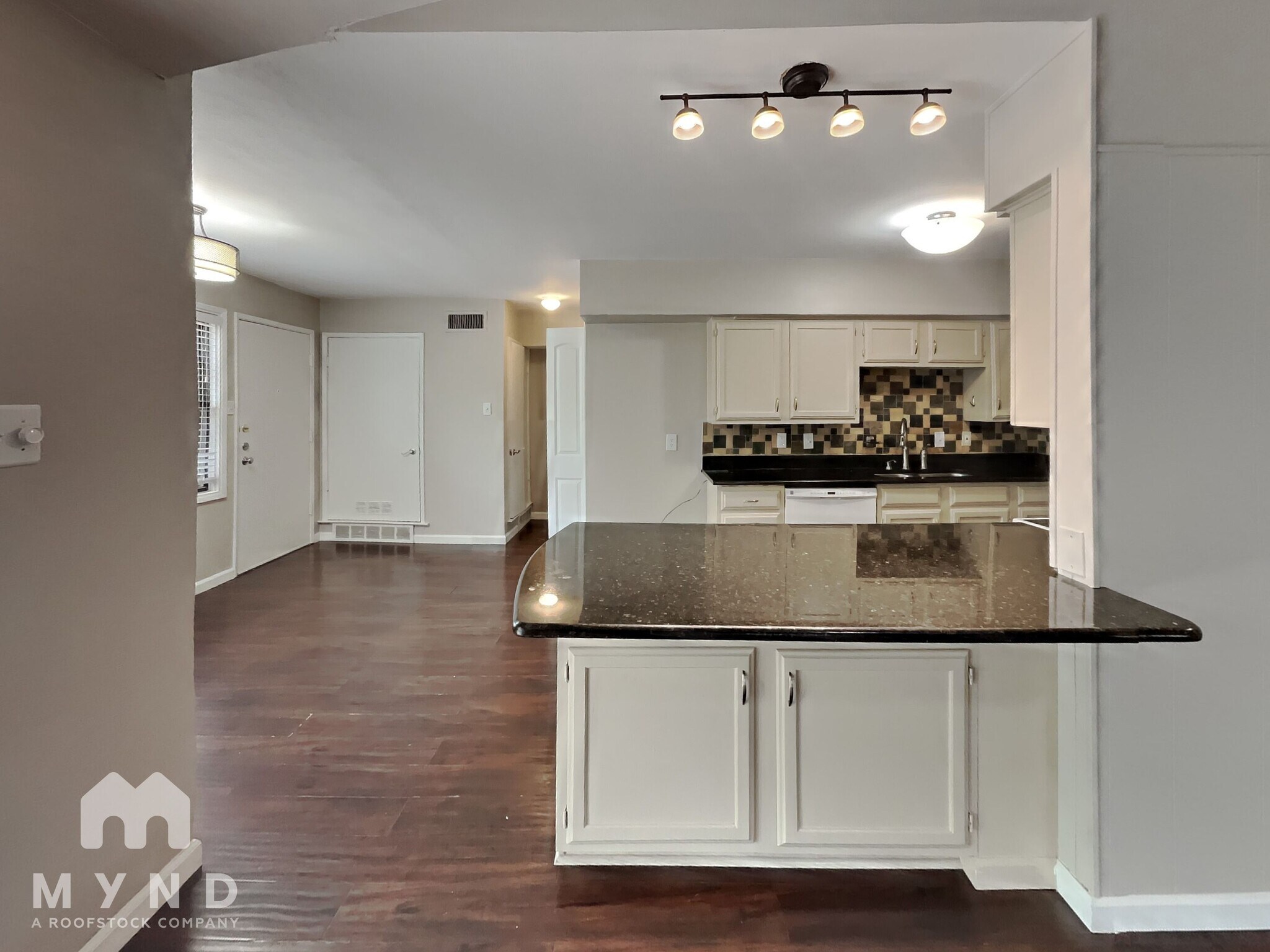 Building Photo - 925 Warren Way